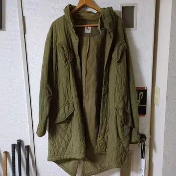 SPUR 퀼팅 후드 부착 모즈 코트