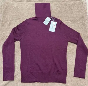 갤러리 비스콘티 퍼플 터틀넥 스웨터