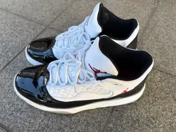 Jordan max aura 26.5cm 화이트/블랙