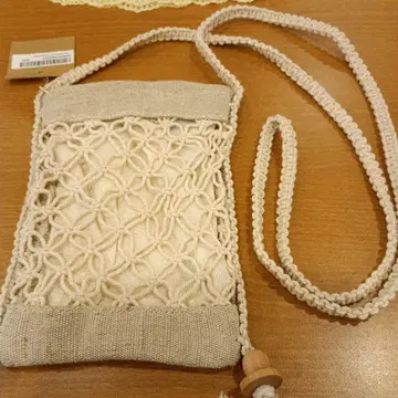 Aarong 크림색 숄더백 신상