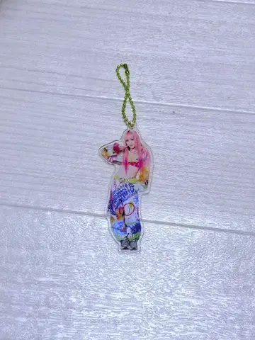 XG CHISA 치사 아크릴 키링