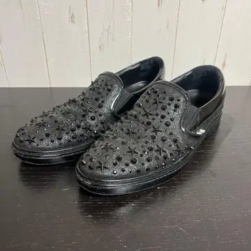 지미추 별 스터드 슬립온 로퍼 신발