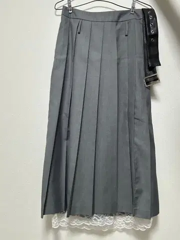 그레이 플리츠 스커트 레이스 밑단 벨트 포함
