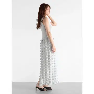 Vin 입체 텍스처 슬리브리스 원피스 그레이