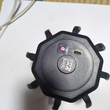 USB-C 포트가 달린 팔각형 두피 마사지기