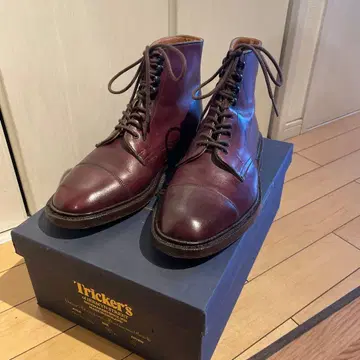 Tricker's 7624 버건디 부츠