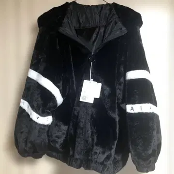 플리스 후드 부착 자켓 블랙