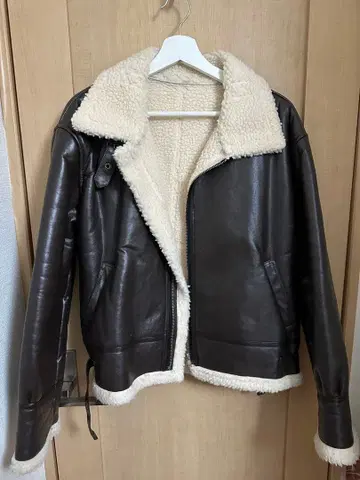 다크 브라운 가죽 숏 자켓