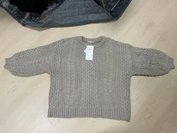 그레이 베이지 케이블 니트 스웨터 M 사이즈