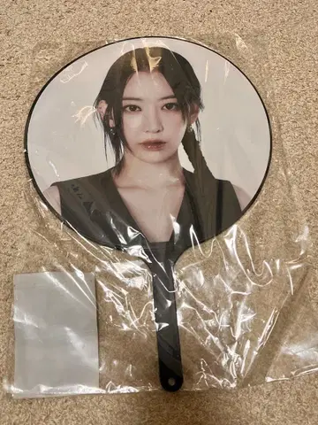 르세라핌 부채 SAKURA FRAME RISES