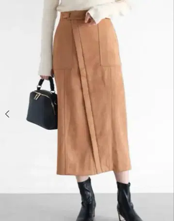 [ 미사용 새상품 ] Vin 페이크 스웨이드 랩 디자인 스커트 카멜