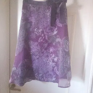 킹 보라색 플레어 스커트 리본 포함