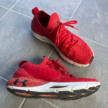 할인 [레드] 언더아머 러닝화 호버 팬텀 28cm