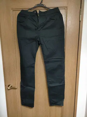 UNIQLO 울트라 스트레치 컬러진 블랙 M