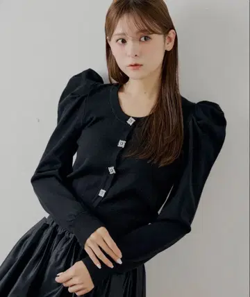 미사용 새상품 택 포함 신상 치코 비쥬 버튼 파워숄더 디자인 가디건