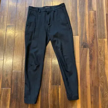 COS 스키니 스트레치 테이퍼드 팬츠