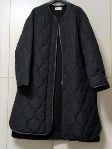 플라스테 퀼팅 코트 블랙