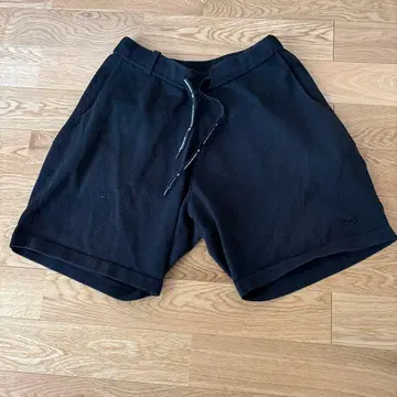 reversal 블랙 숏팬츠