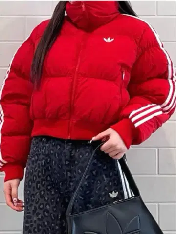 새상품 택 포함 adidas 크롭 기장 다운 레드