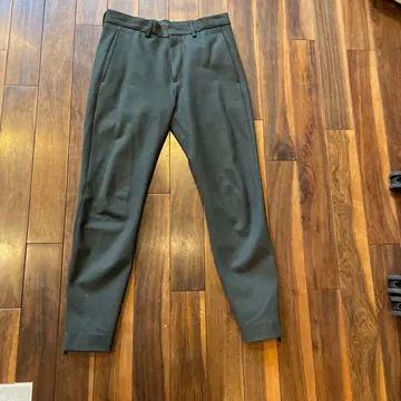 COS 스키니 테이퍼드 팬츠 그린