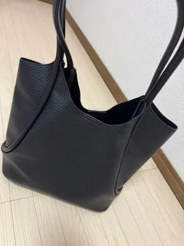 블랙 가죽 토트백