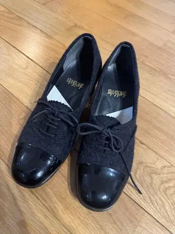 히미코 레이스업 로퍼 블랙