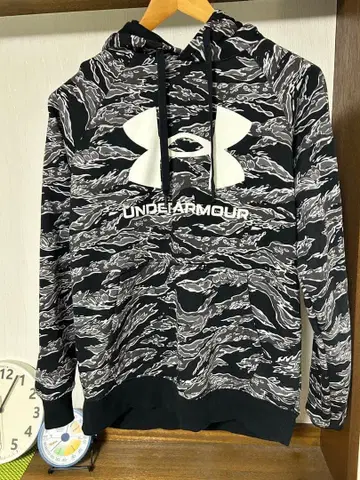 [ L ] 언더아머 후드티 [ 한 번만 착용 ]