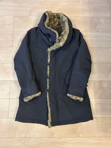 [컨디션 최상] 젬블 다운 자켓 블랙 M 사이즈