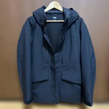 가격 인하 UNIQLO 하이브리드 다운 후드티 블랙