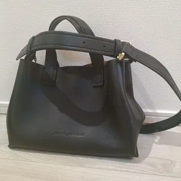 블랙 가죽 숄더백