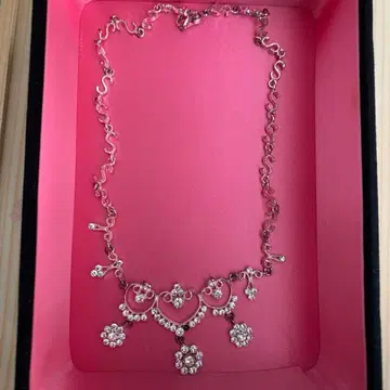 엘레강트한 크리스탈 목걸이