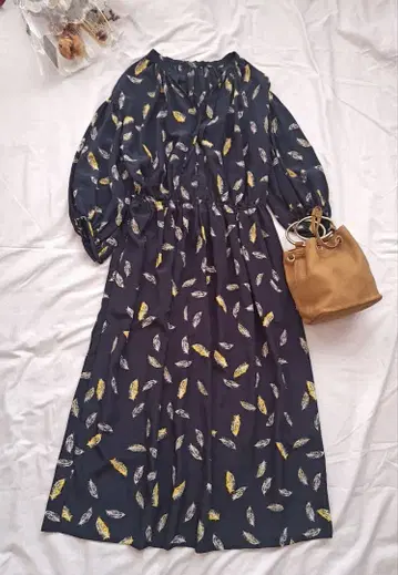 [ 미사용 ] 투모로우랜드 원피스 네이비 새상품급 MACPHEE