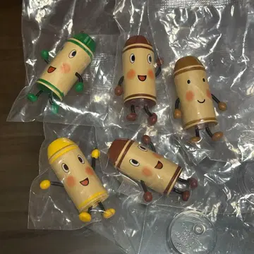 나란히 서는 크레용의 쿠로군 5개 세트