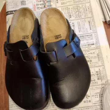 BIRKENSTOCK 블랙 샌들 37