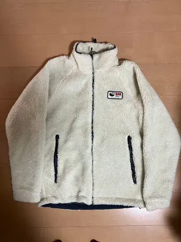 새상품급 Rab 플리스 자켓 화이트 L 거의 미사용