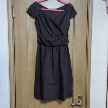 다크 브라운 랩 스타일 원피스