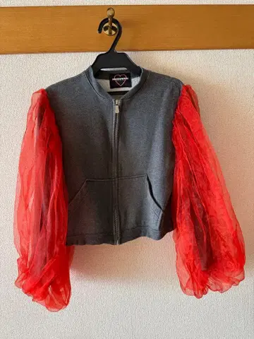 [microwave] 그레이 x 빨간색 벌룬 슬리브 후드티