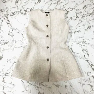 [ 새상품급 ] anuans 프론트 버튼 플럼 블라우스 베이지