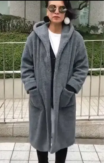 y.m.d.o 후드 부착 보아 코트 그레이