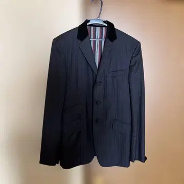 블랙 스트라이프 벨벳 옷깃 테일러드 자켓