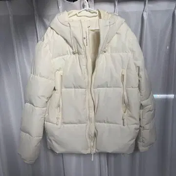 ZARA 화이트 다운 자켓 XL