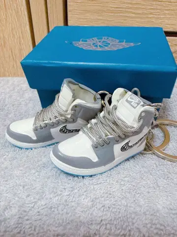 미니어처 키링 2켤레, 오리지널 박스 포함