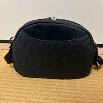 설날 세일! [컨디션 최상] MARY QUANT 데이지 랜덤 퀼트 숄더