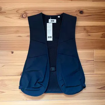 UNIQLO U 유니클로U 유틸리티 베스트 L 사이즈 블랙