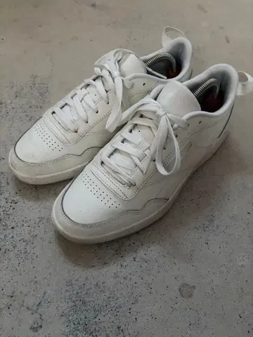 [ 무인양품 x Reebok ] 화이트 스니커즈 26cm