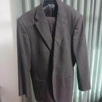 그레이 스트라이프 비즈니스 정장