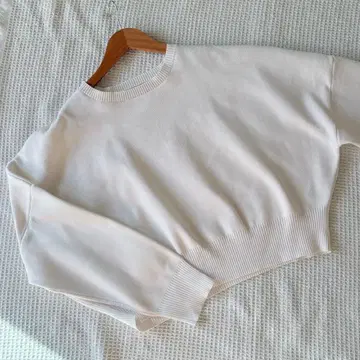 ur's 상의 화이트 화이트 풀오버 니트 볼륨 소매