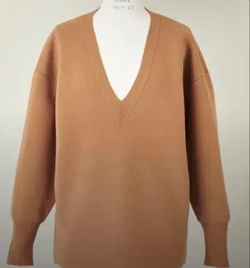 conte 콘테 V넥 니트