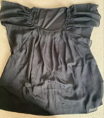 [ LAUTREAMONT ] 블랙 쉬폰 프릴 소매 상의