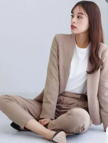 [ 미사용 새상품 ] Emilyan 베이지 비즈니스 정장 L